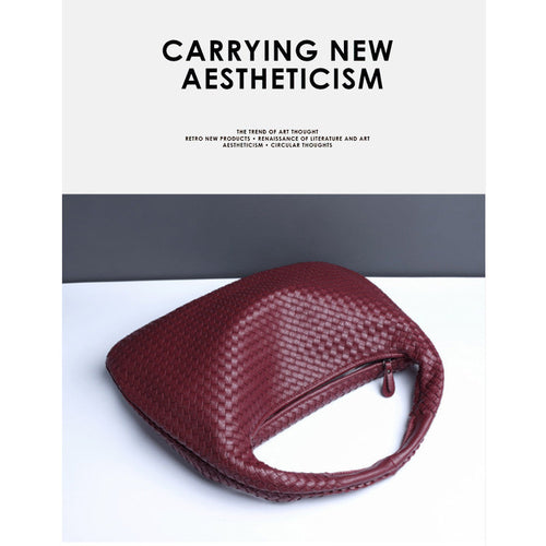 Crescent-shaped hand-woven women's handbag, fashionable and versatile,